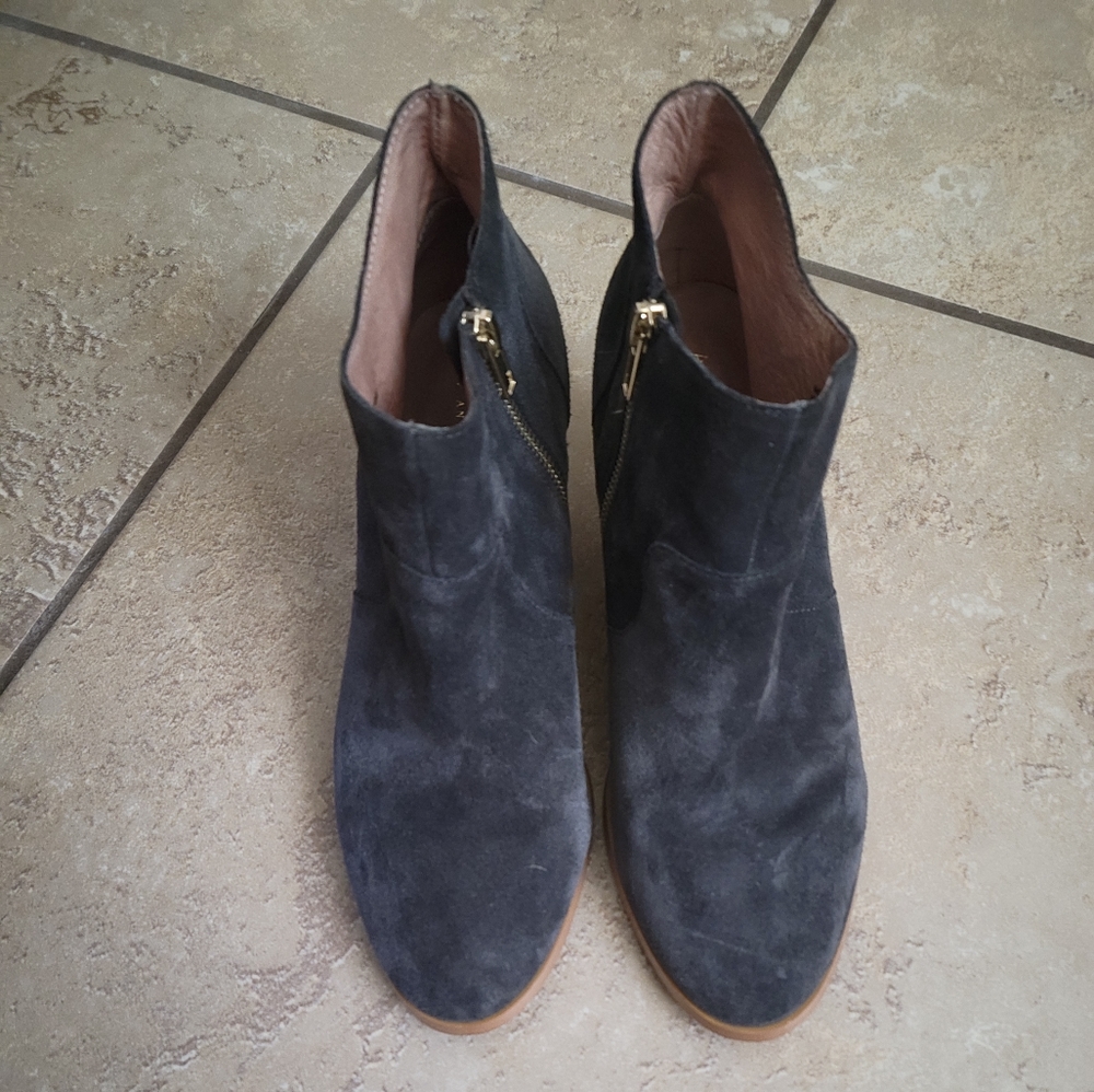 Ankle boots